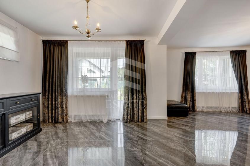 Casă cu 5 camere cu Canalizare în Exterior Est