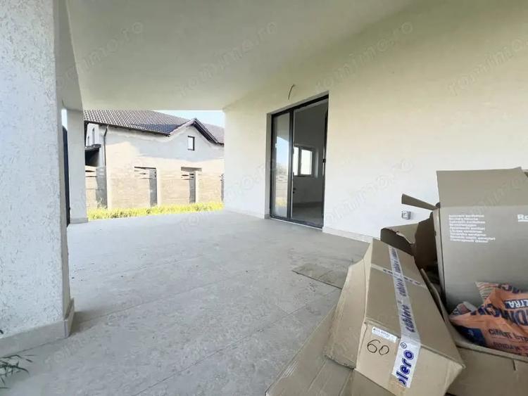 Casă cu 5 camere cu Teren 653 Mp în Giarmata