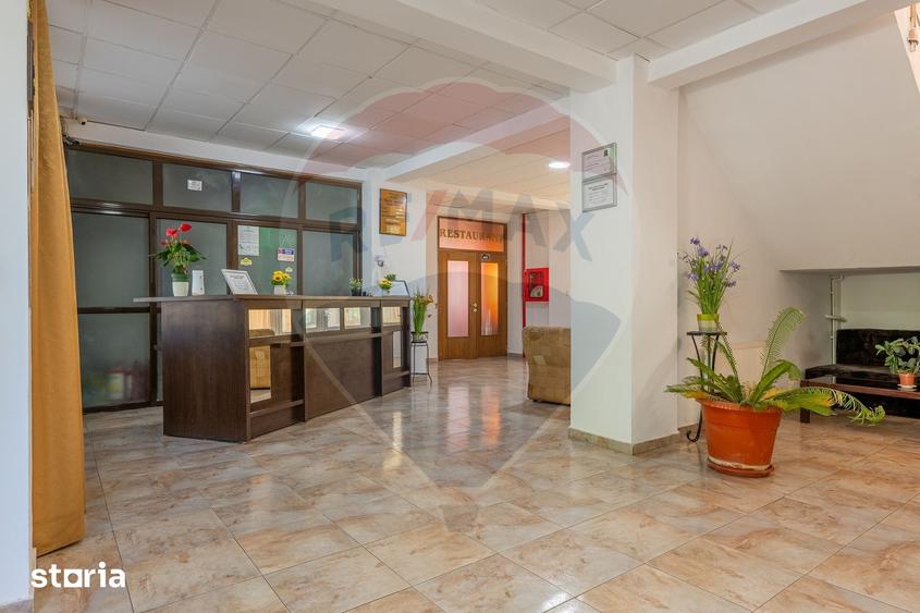 Spațiu comercial, de 3,250 mp, în Central