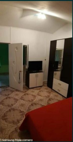 Casă decomandat cu Teren 100 Mp în Central
