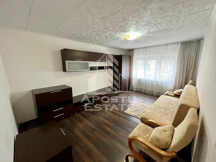 Apartament cu 2 camere decomandat în Lipovei