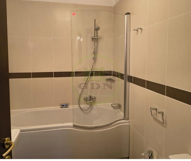 Apartament cu 3 camere decomandat, mobilat în Clăbucet