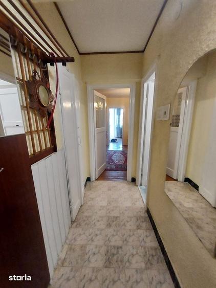 Centru - apartament cu 2 camere, etaj 2, boxa - 3