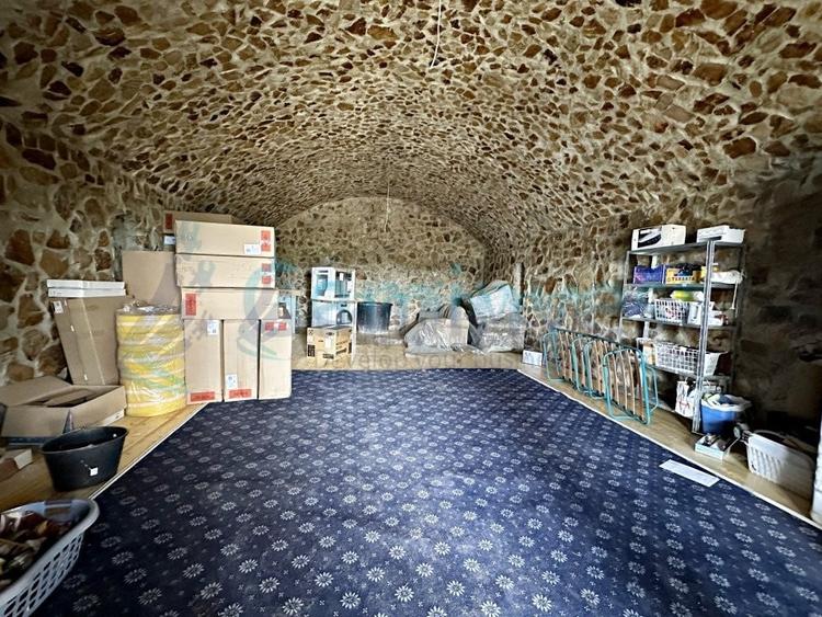 Casă individuală cu 4 camere cu Teren 27000 Mp în Codrișoru