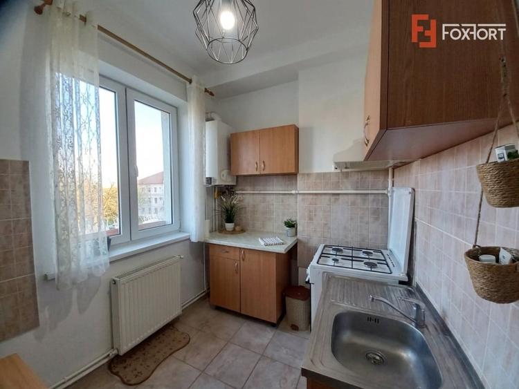 Apartament cu 2 camere decomandat, mobilat în Aeroport