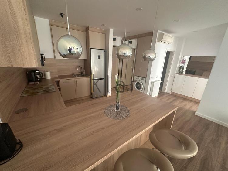Apartament cu 2 camere semidecomandat, mobilat în Central