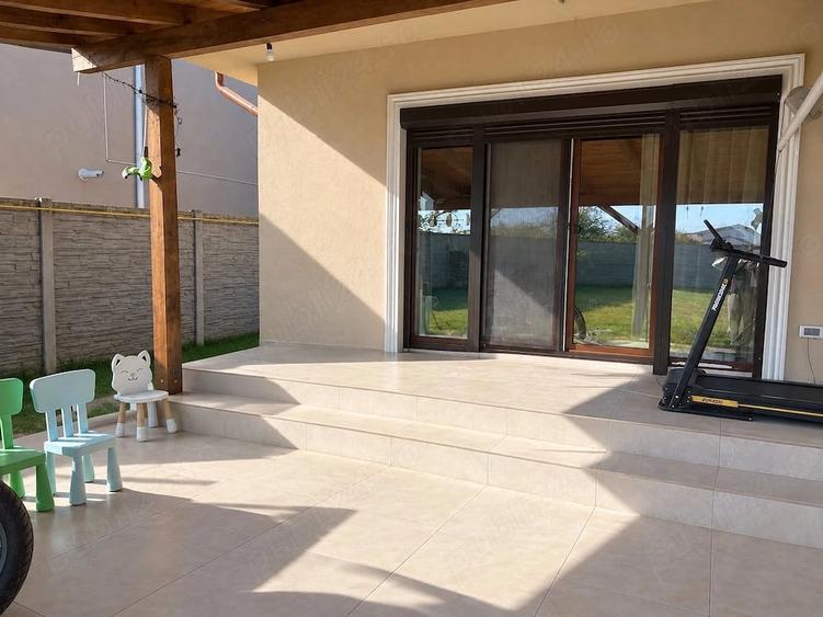 Casă cu Teren 525 Mp în Șag