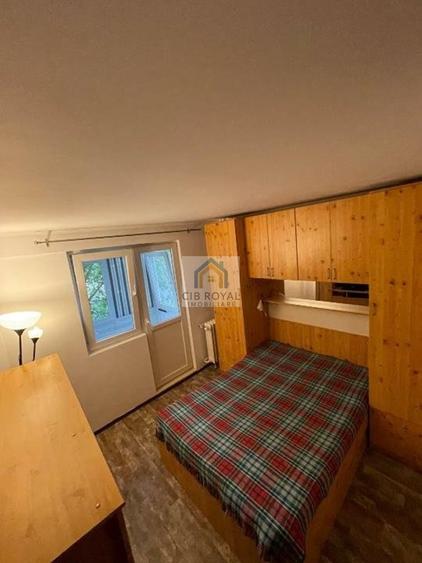 Apartament cu 2 camere decomandat în Victoriei