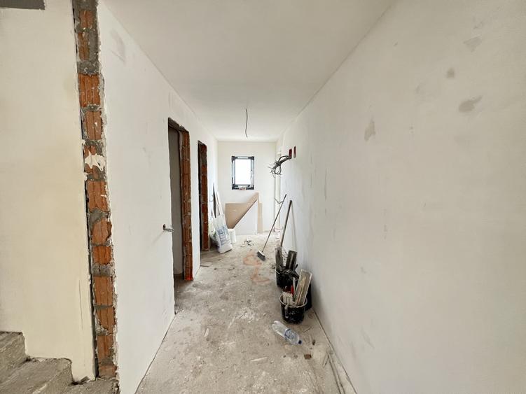 Duplex cu 4 camere cu Teren 250 Mp în Tărlungeni