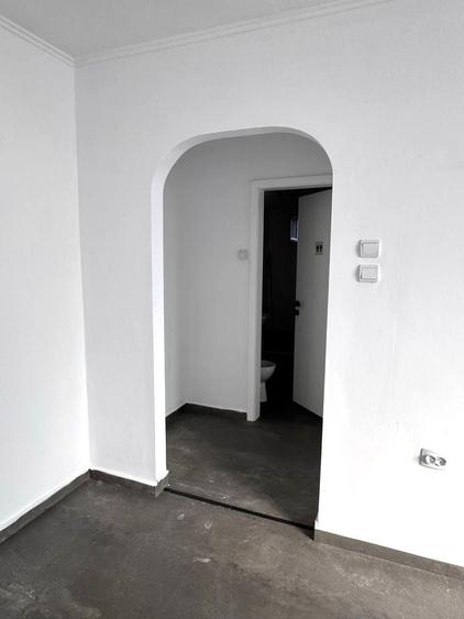 Apartament cu 3 camere decomandat în P-ța Mihai Viteazul