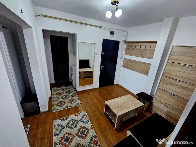 Apartament cu 2 camere decomandat, mobilat în Central