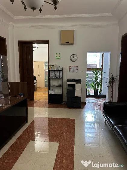 Apartament cu 5 camere decomandat în Cișmigiu