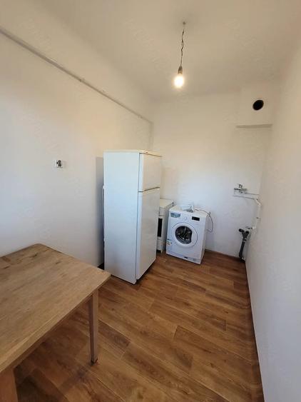 Apartament cu 2 camere semidecomandat în 13 Septembrie