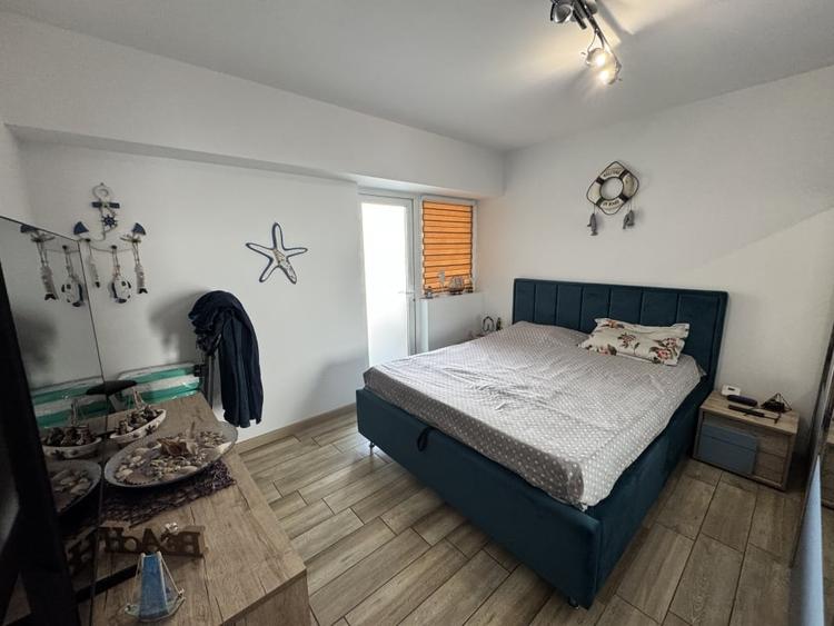 Apartament cu 3 camere decomandat, mobilat în Rovine