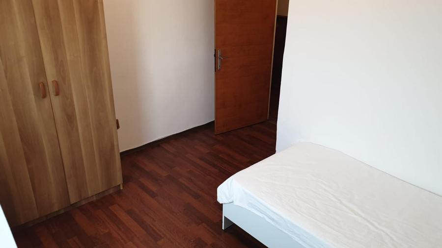 Apartament cu 4 camere decomandat, mobilat în Călărași