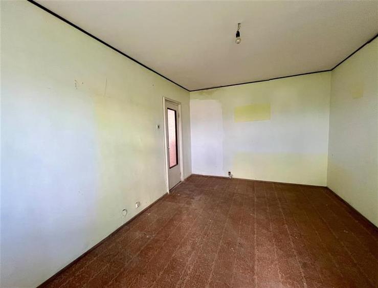 Apartament cu 3 camere semidecomandat în Feldioara