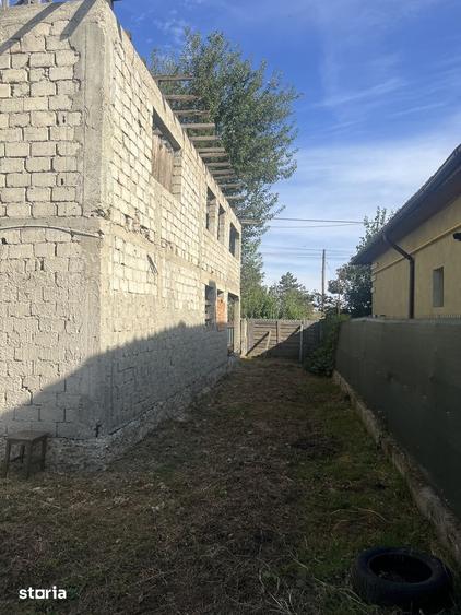 Casă cu 4 camere cu Teren 468 Mp în Mărăcineni