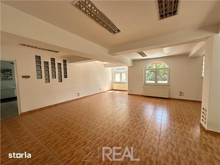 Spațiu comercial, de 88 mp, în Tei