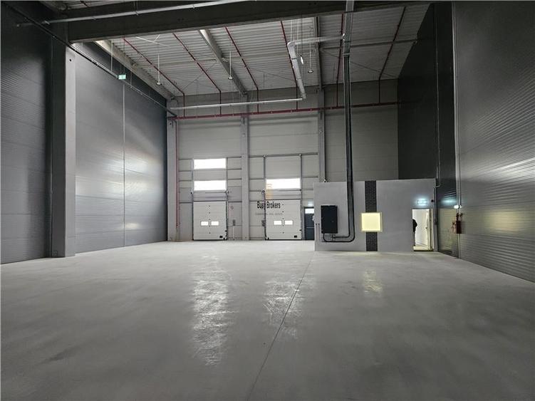 Spațiu industrial, de 2,700 mp, în Sud