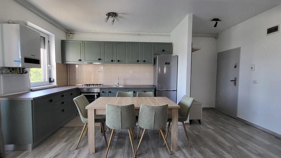 Apartament cu 3 camere semidecomandat în Giroc