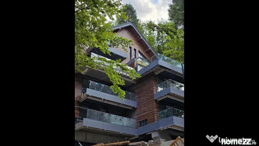 Apartament cu 4 camere decomandat, mobilat în Central