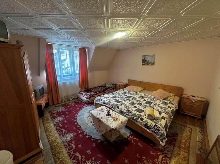 Casă individuală cu 7 camere cu Canalizare în Sânmartin