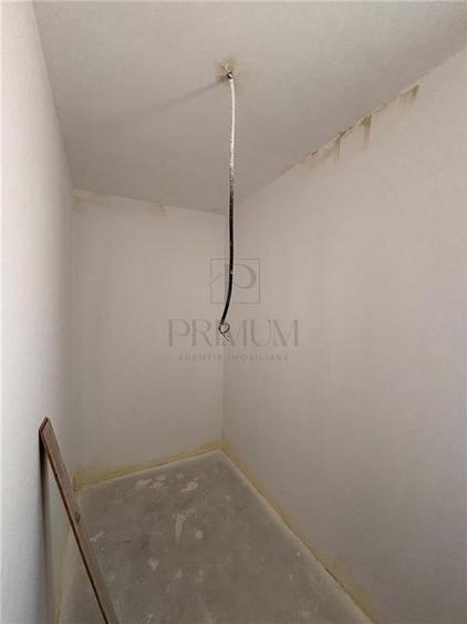 Duplex cu 4 camere cu Canalizare în Moșnița Nouă