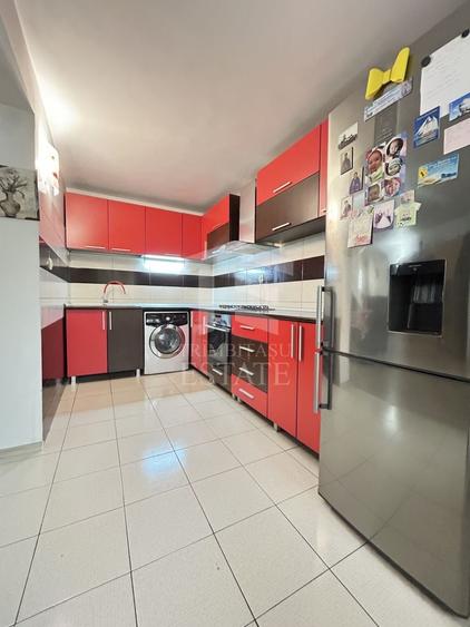 Duplex cu 6 camere cu Canalizare în Central