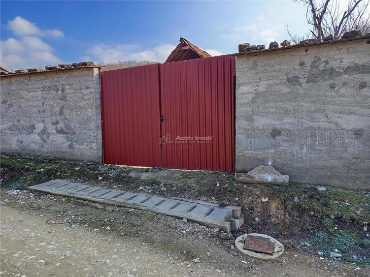 Teren de 1800 mp, în Ciclova Română