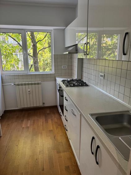 Apartament cu 2 camere semidecomandat, mobilat în Turda
