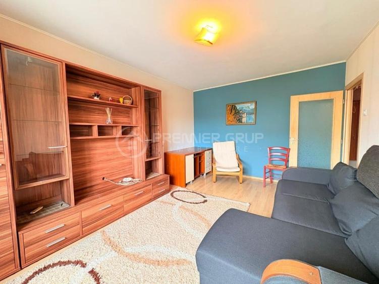 Apartament cu 3 camere decomandat în Dacia