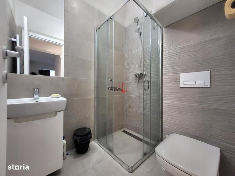 Apartament cu 3 camere decomandat în Titan