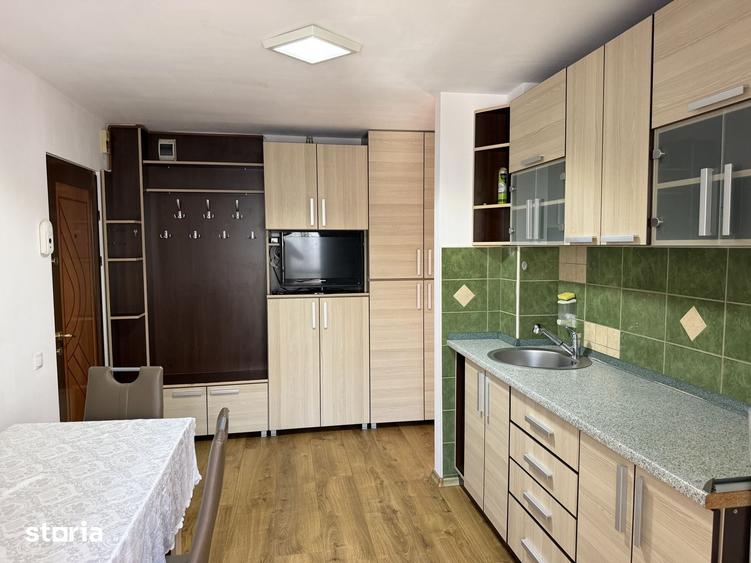 Apartament cu 2 camere decomandat în Valea Aurie