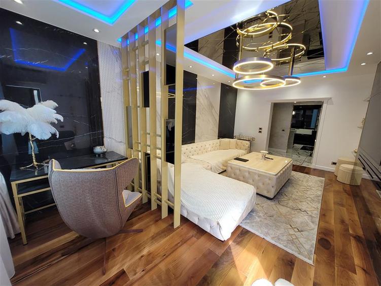 Apartament cu 3 camere decomandat, mobilat în Exterior Nord