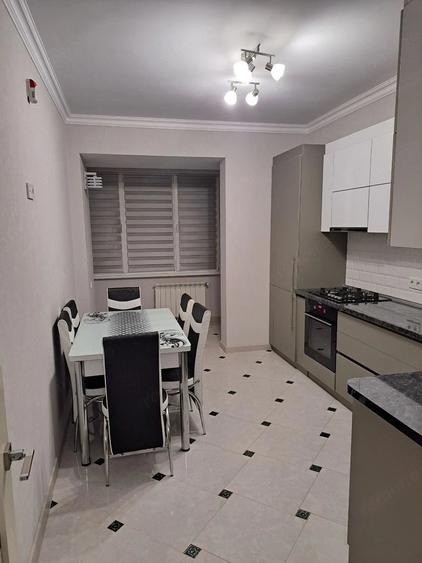 Garsonieră decomandată în Gorjului