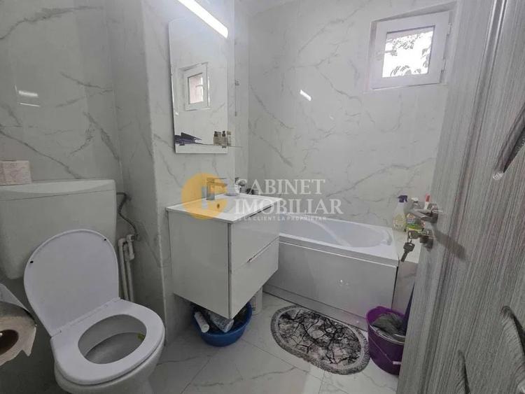 Apartament cu 3 camere decomandat, mobilat în Mircea cel Bătrân