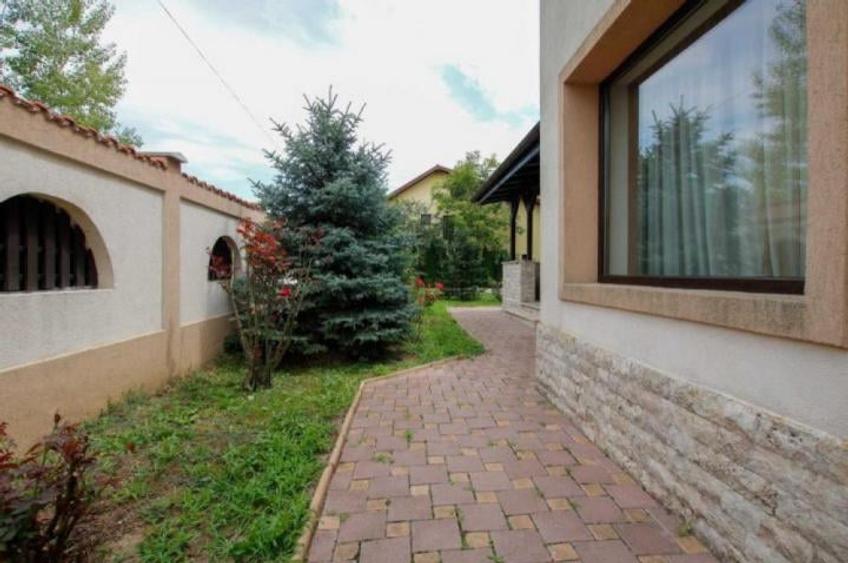 Casă cu 5 camere cu Teren 950 Mp în Snagov