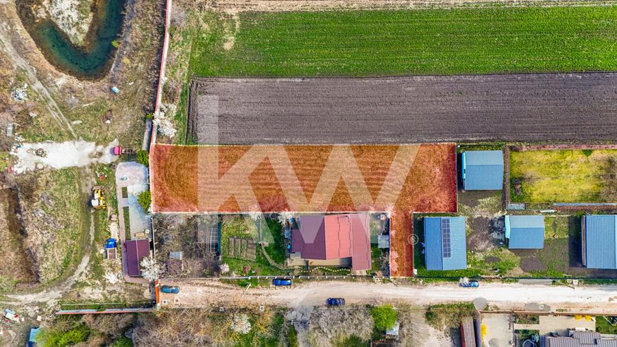 Teren Construcții intravilan de 1313 mp, în Stupini