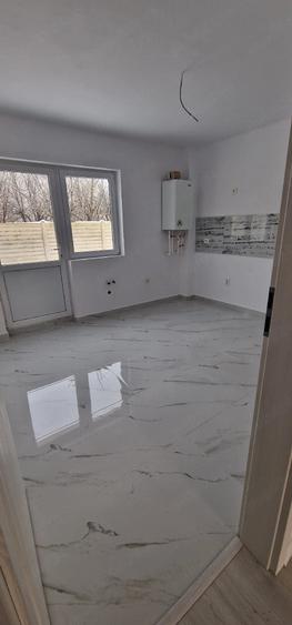 Casă cu Teren 250 Mp în Central