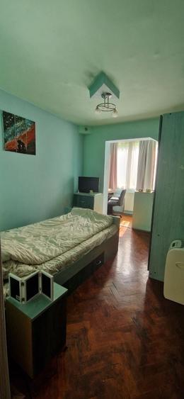 Apartament cu 3 camere semidecomandat în Ultracentral