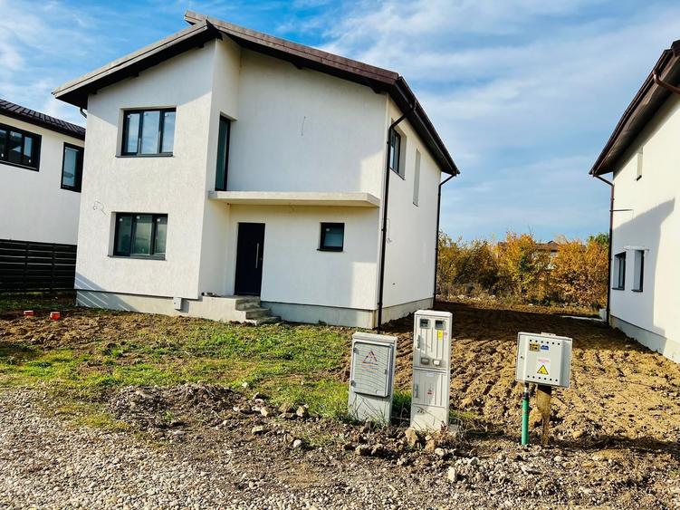 Casă individuală cu 5 camere cu Teren 450 Mp în Corbeanca
