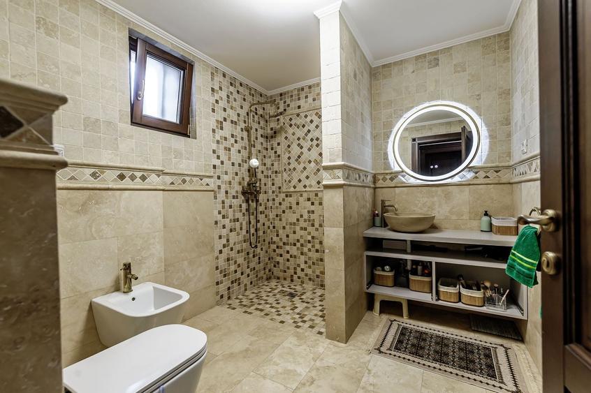 Casă individuală cu 5 camere cu Canalizare în 6 Vânători