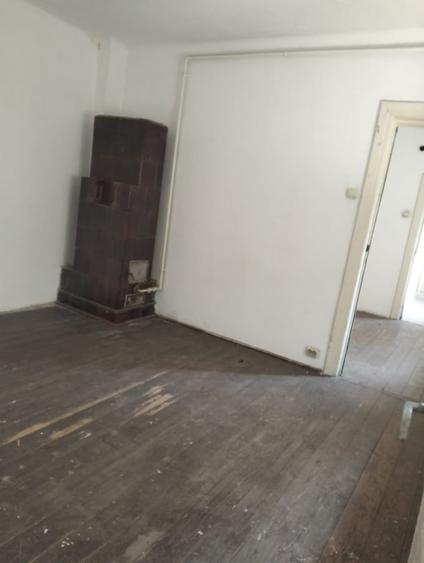 Casă cu 12 camere cu Teren 215 Mp în 13 Septembrie