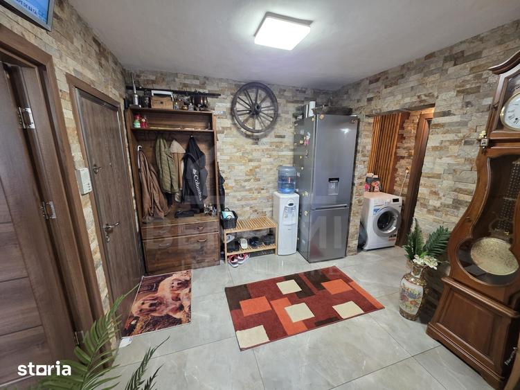 Apartament cu 2 camere semidecomandat în Rovine