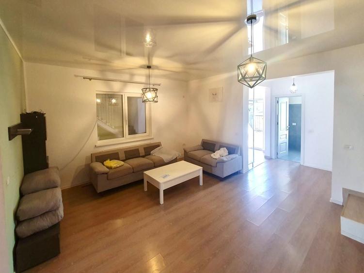 Duplex cu 4 camere cu Canalizare în Moșnița Nouă