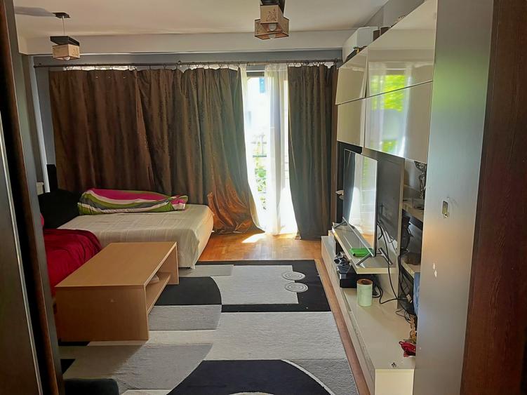 Apartament cu 3 camere decomandat în Giroc