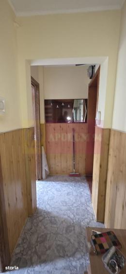 Apartament cu 3 camere semidecomandat în Ana Ipătescu