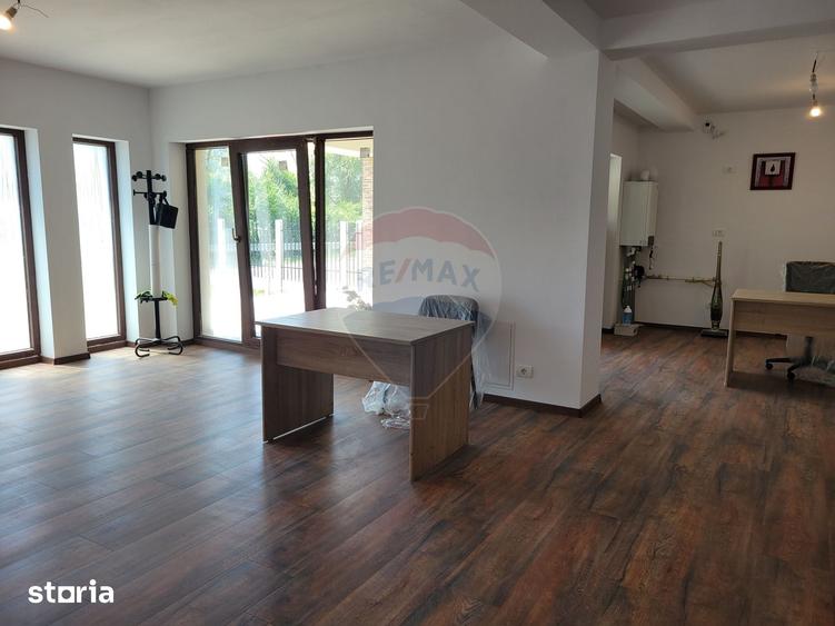 Spațiu comercial, de 116 mp, în Odăi