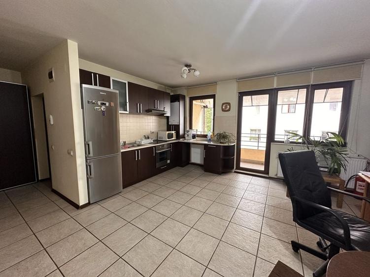 Apartament cu 3 camere în Andrei Mureșanu