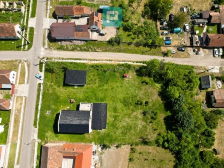 Casă individuală cu 5 camere cu Canalizare în Buteni